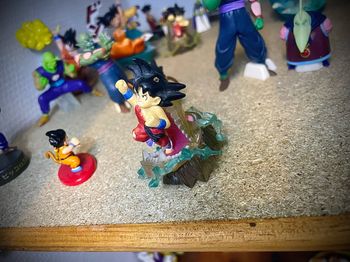 Figurine dragon ball gashapon Goku enfant