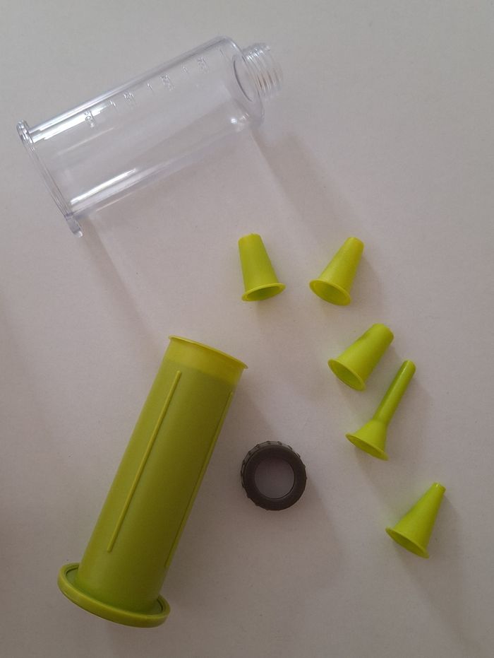 Seringue graduée de décoration en cuisine - photo numéro 3