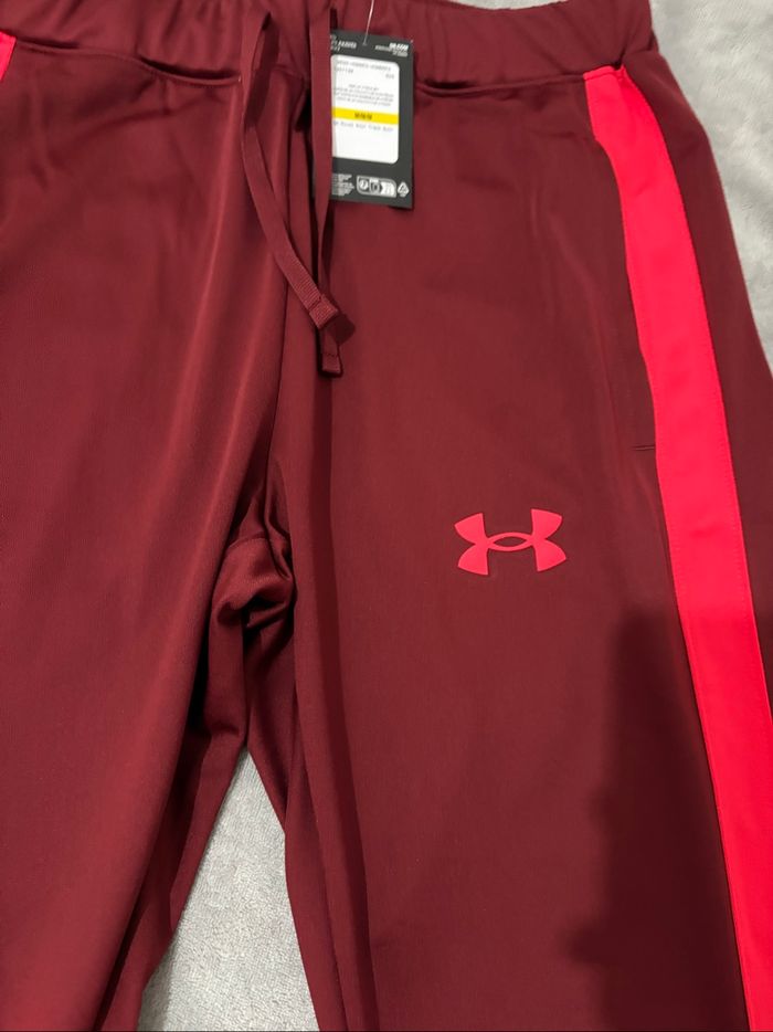 tracksuit under armour rouge bordeaux  Taille M Etat neuf - photo numéro 8