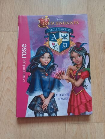 Descendants tome 8 : attention magie !