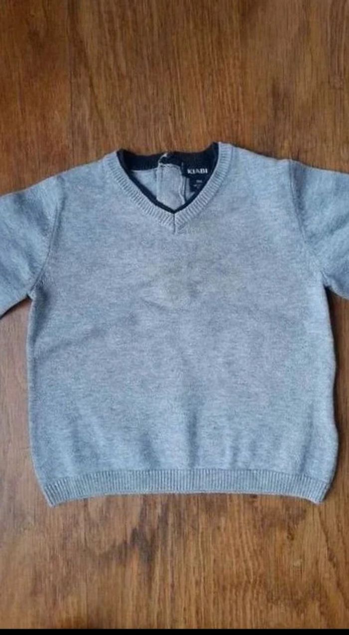 Pull garçon col V 9 mois