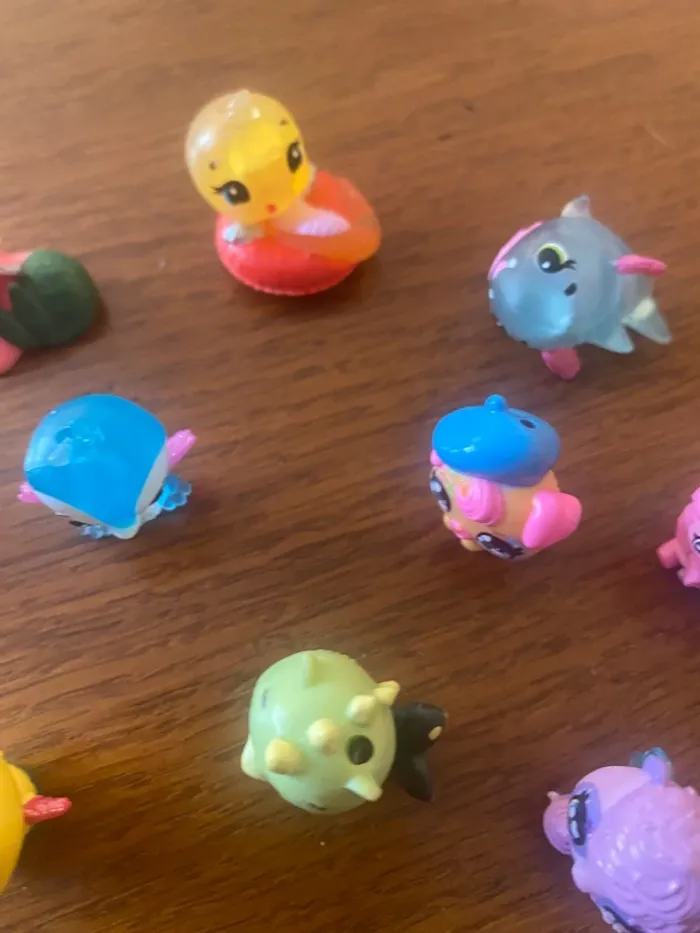 Lot de 10 Hatchimals 🐾 mini figurines colorées – Très bon état 🌈 - photo numéro 4