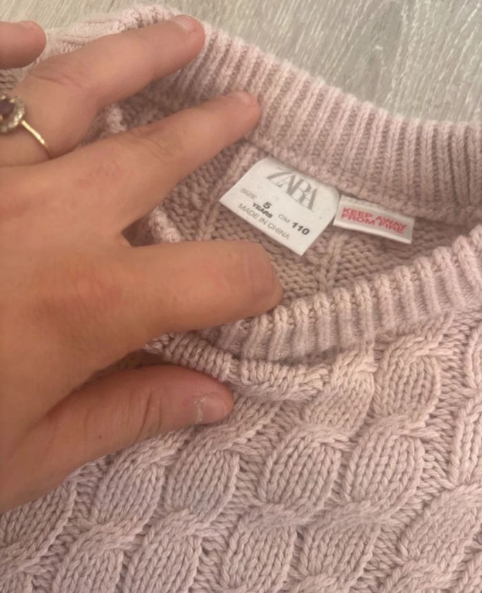 Pull Zara fille taille 5 ans - photo numéro 2