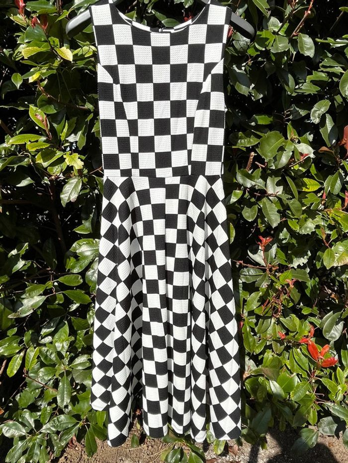Robe longue noire et blanche à carreaux taille S - photo numéro 2