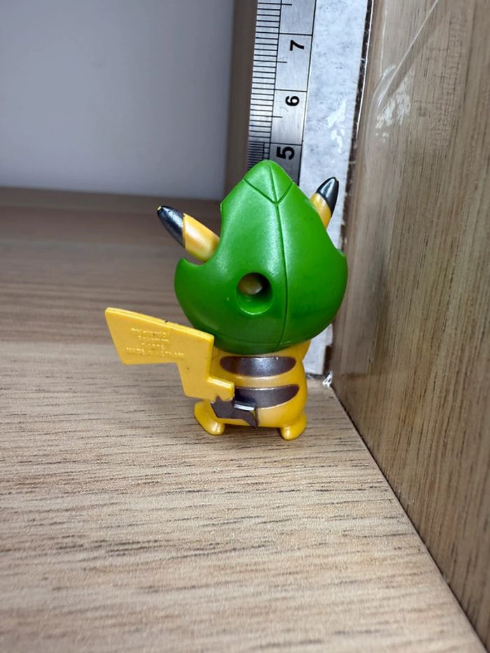 Figurine pikachu brillante Pokémon - photo numéro 2