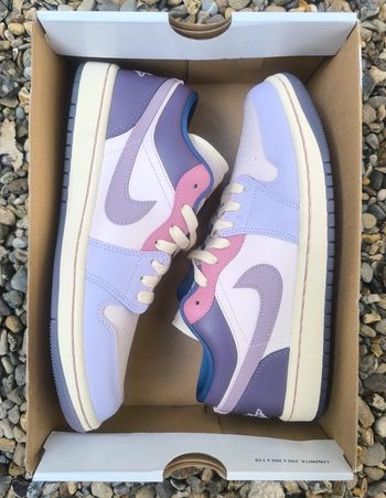 Baskets Jordan one mid violette pastel pointure 40 neuves avec boîte