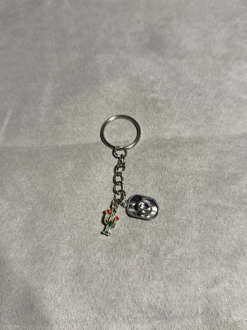 Porte-clés fait main – Chapeau & Cactus style western 🌵🤠