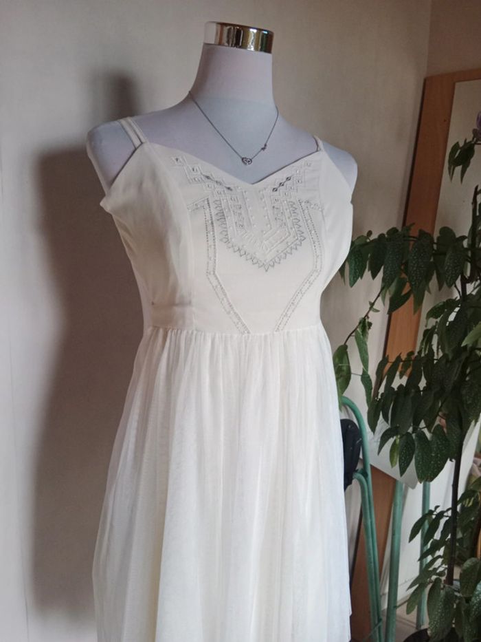 Robe broderie fines - photo numéro 2