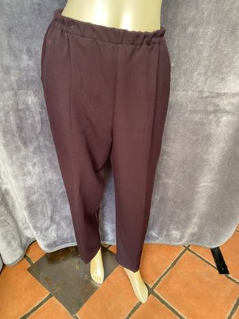 Pantalon  classique bordeaux taille 3