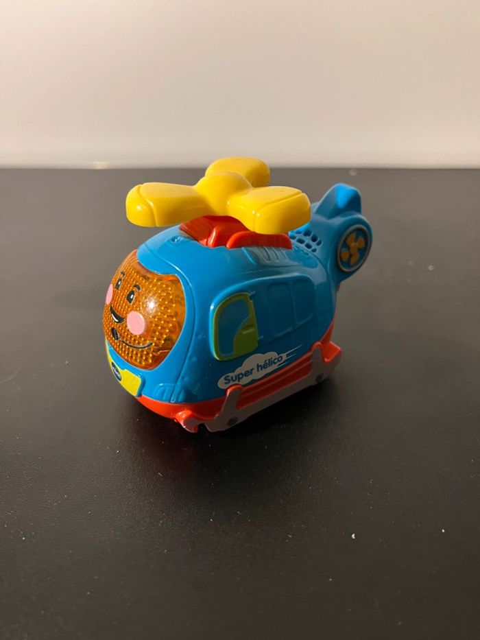 Théo l’hélicoptère tut tut bolide