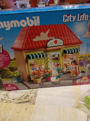 Fleuriste playmobil avec boîte