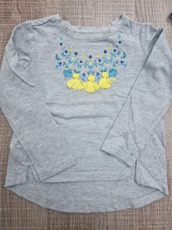 Lot 3 T shirts Vertbaudet et TAO 4 ans en très bon état - photo numéro 5