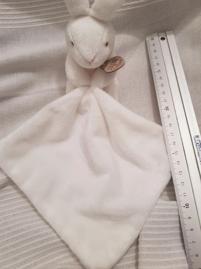 Doudou lapin avec mouchoir blanc Doudou et compagnie - photo numéro 4