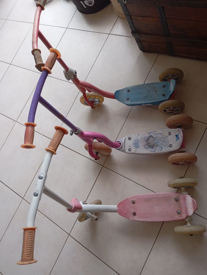 Lot de 3 trottinettes  à 3 roues - photo numéro 2