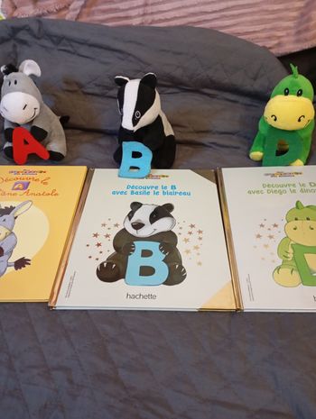 Lot 3 albums alphabet avec peluches