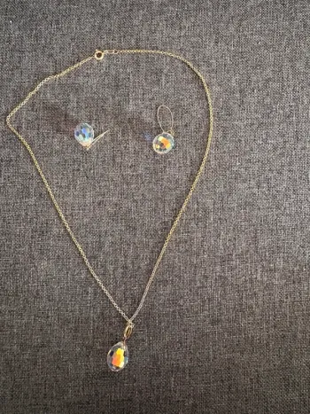 Parure collier et boucles d’oreilles