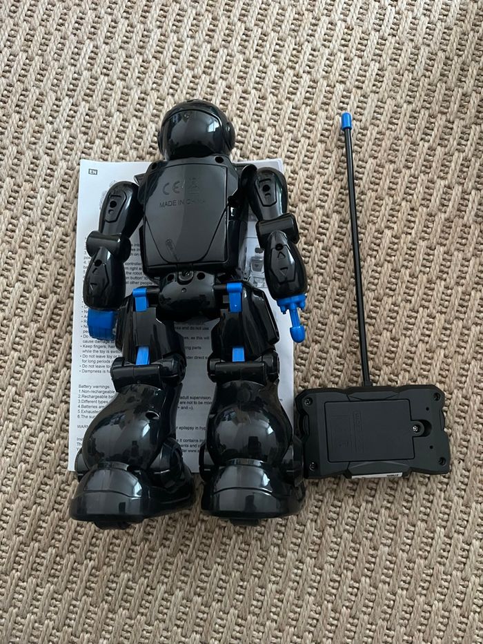 Robot télécommandé neuf avec notice - photo numéro 2