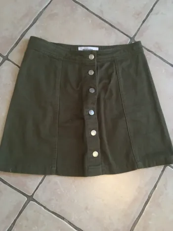 Superbe mini jupe de marque Meshme en 38 kaki excellent état