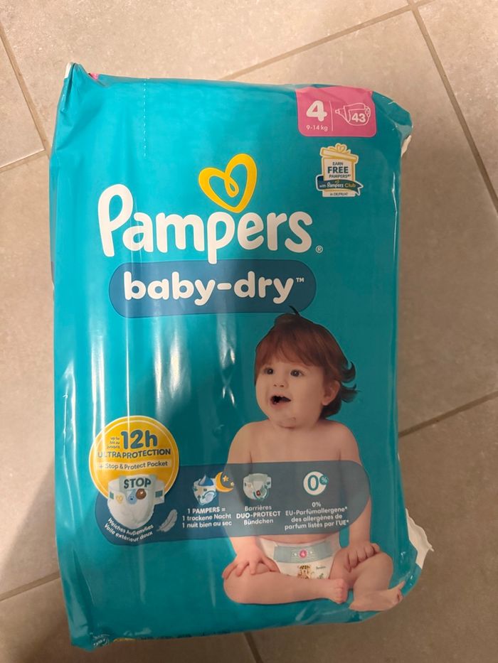 Couches Pampers