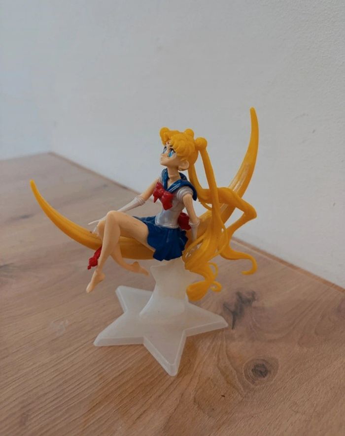 Figurine sailor Moon bootleg - photo numéro 2