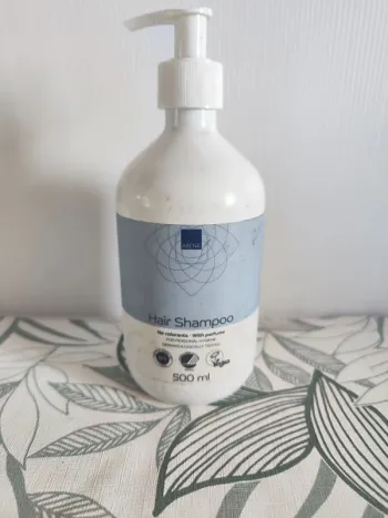 Abena shampooing sans colorants avec parfum 500ml à utiliser 12 mois après ouverture
