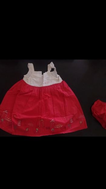 Robe manches volantées et sa culotte