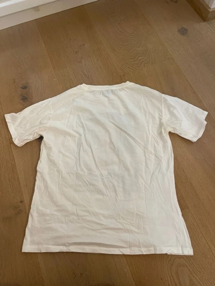 T-shirt blanc avec motif graphique de Pull&Bear - photo numéro 3