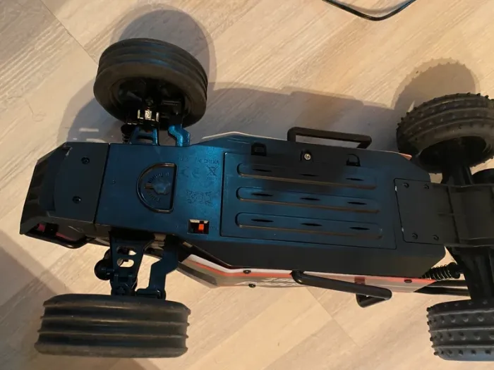 Voiture télécommandée Topspeed ghost - photo numéro 4