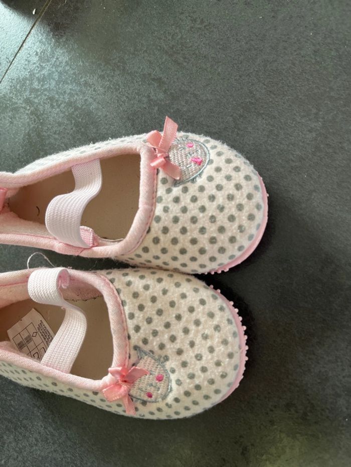 Chaussons pointure 23 - photo numéro 2