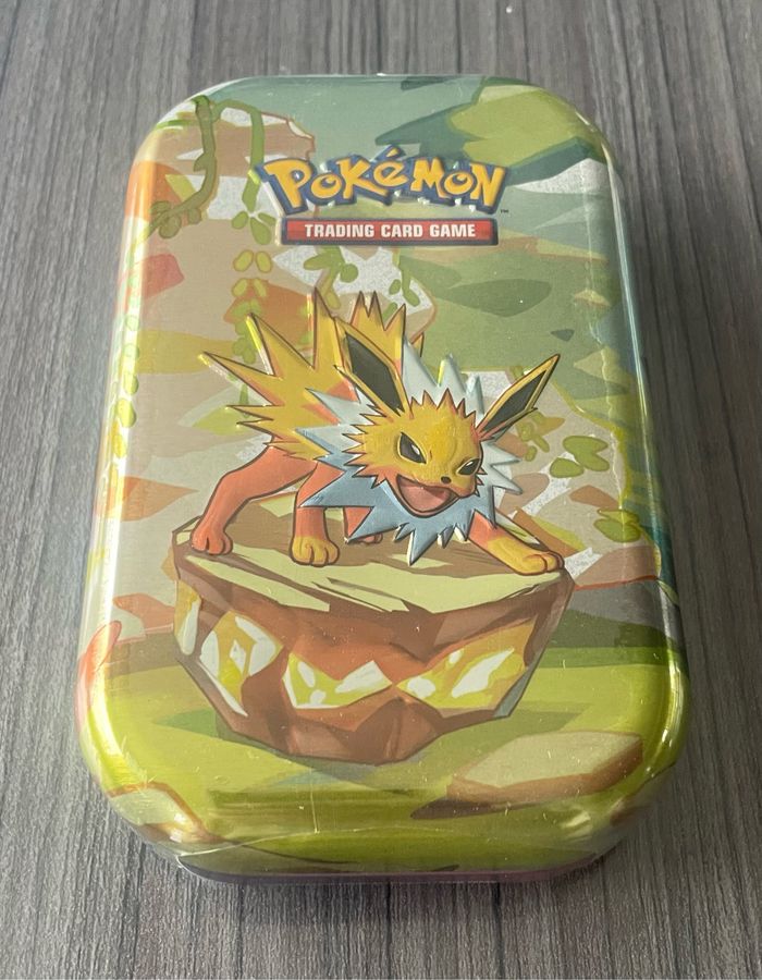 Mini Tin Voltali Pokémon évolutions prismatiques 8.5 écarlate et violet