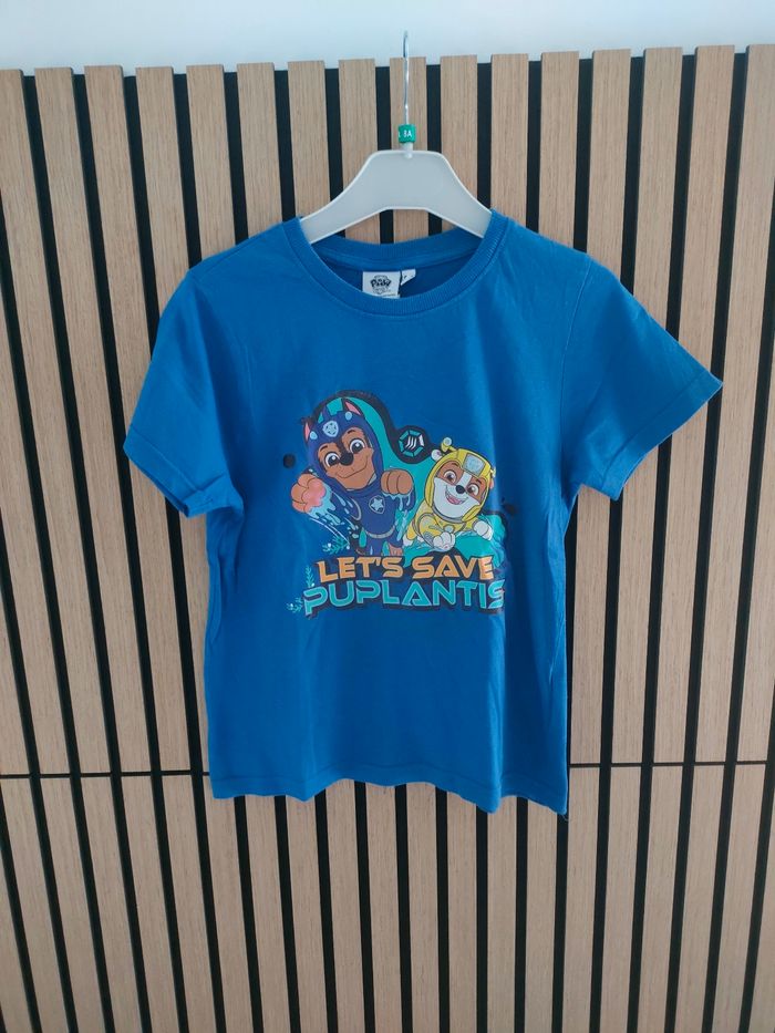 Lots de tee shirt et pull taille 8ans - photo numéro 6