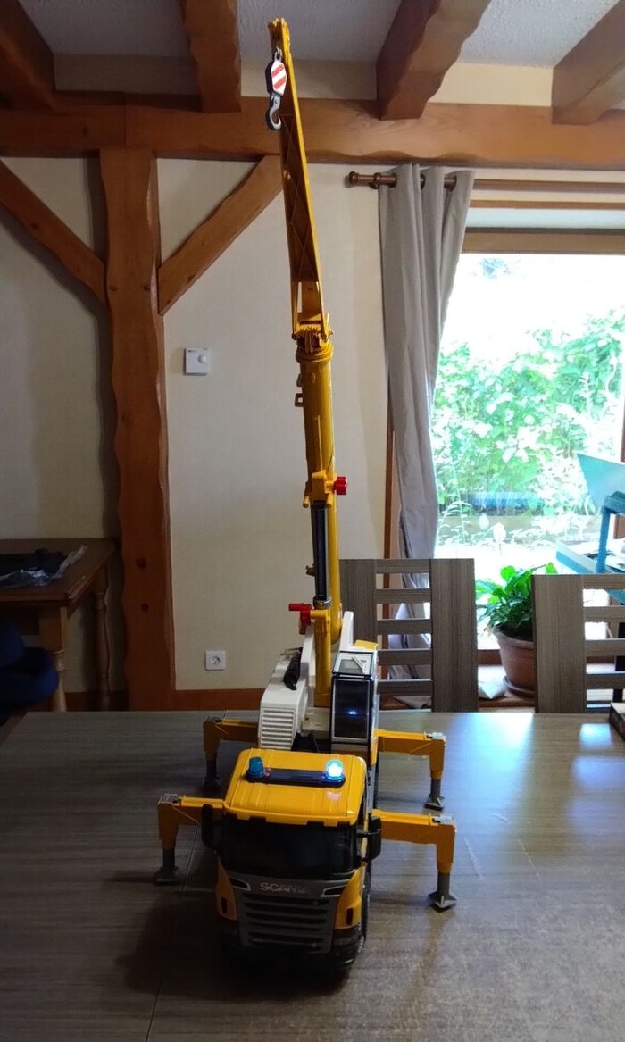 Camion grue travaux - photo numéro 5