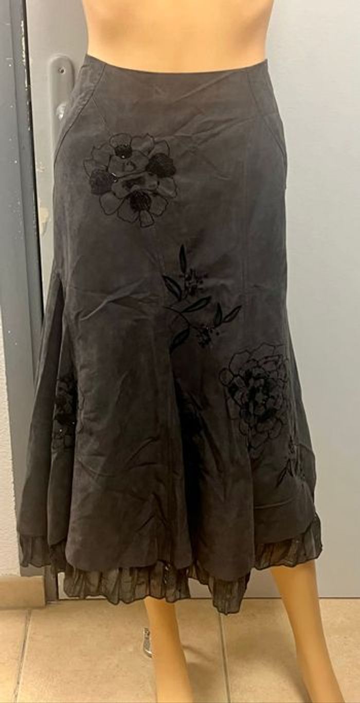 Jupe longue grise broderie