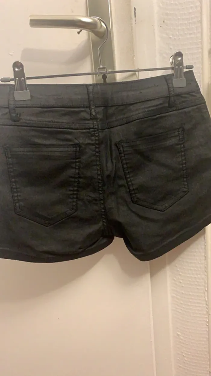 Short faux cuir - photo numéro 4