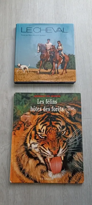 Lot deux livres chevaux et animaux sauvages