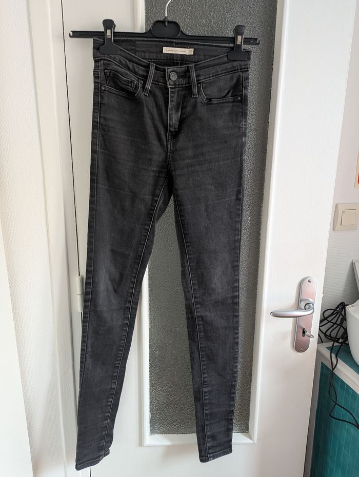 Jean levi's noir taille 34 slimming super skinny