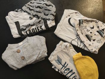 Lot 4 ensembles 3 mois