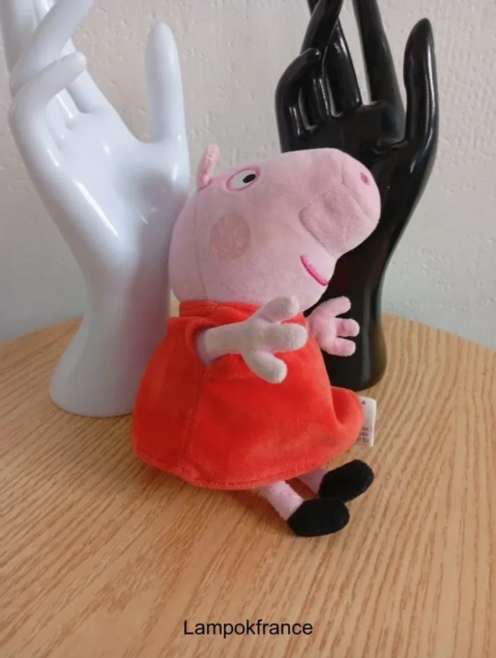 Peluche 20cm Peppa pig super état - photo numéro 2