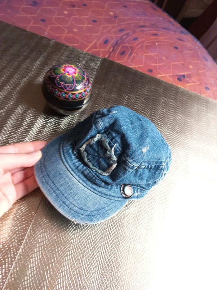 Belle casquette jean stylisée 3 a 6 mois