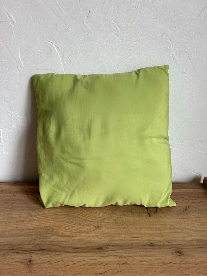 Coussin vert pomme 35x35cm - photo numéro 2
