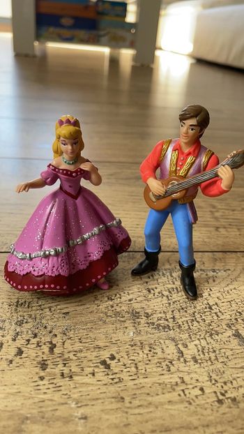 Lot 2 figurines Papo danseuse et joueur guitare Tbe