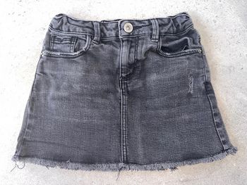 Mini jupe en jean noir zara tbe 6 ans