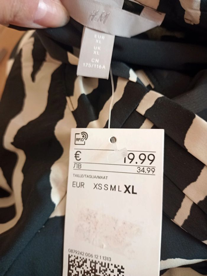 Robe H&M taille XL neuve avec étiquette - photo numéro 2