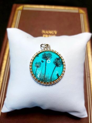 Magnifique pendentif cabochon image bleu