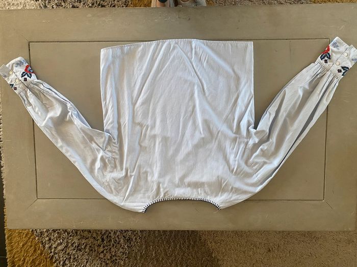 Blouse H&M bleue à rayures avec broderies fleurs taille 36 / 38 - photo numéro 10