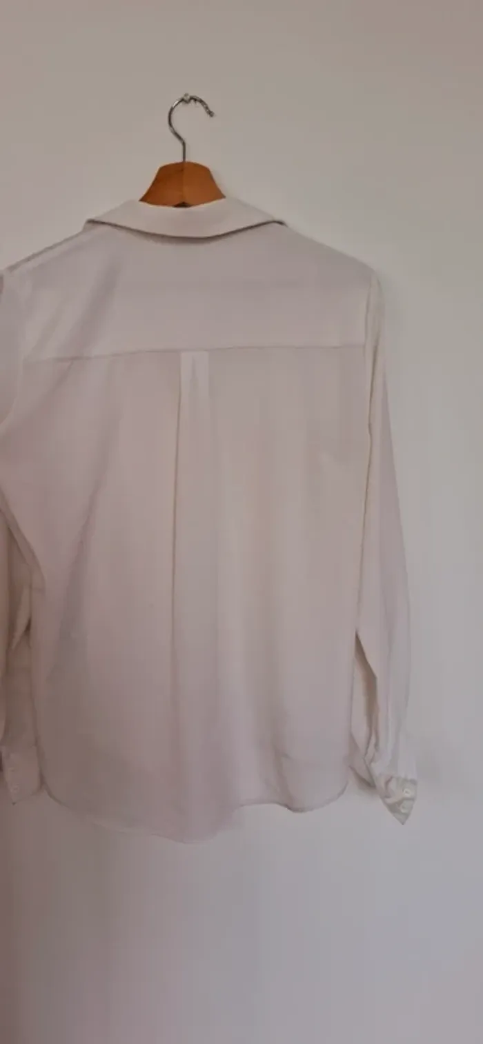 Chemise blanche H&M -excellent etat - Un must-have intemporel tendance LA pièce à avoir 🤍 - photo numéro 7