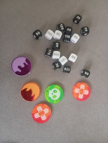 Lot 17 Dés Et 5 Marqueurs De Dégâts Pokémon 