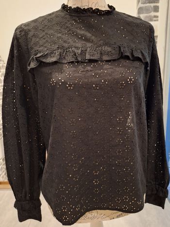 Blouse noire toute ajourée