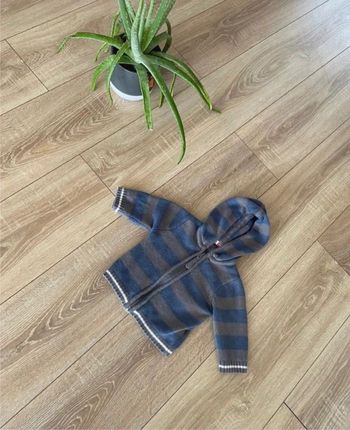 Gilet à fermeture éclair et capuche