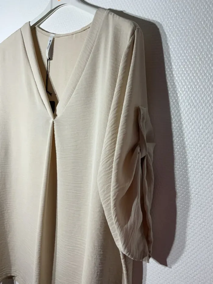 Blouse oversize femme taille unique (38-46)- new collection - neuve avec étiquette - photo numéro 2